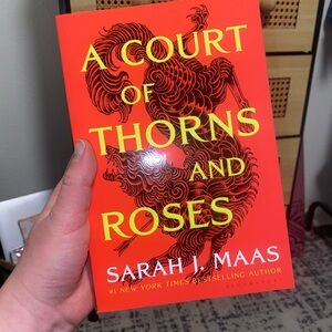 A Court of Thorns and Roses Book